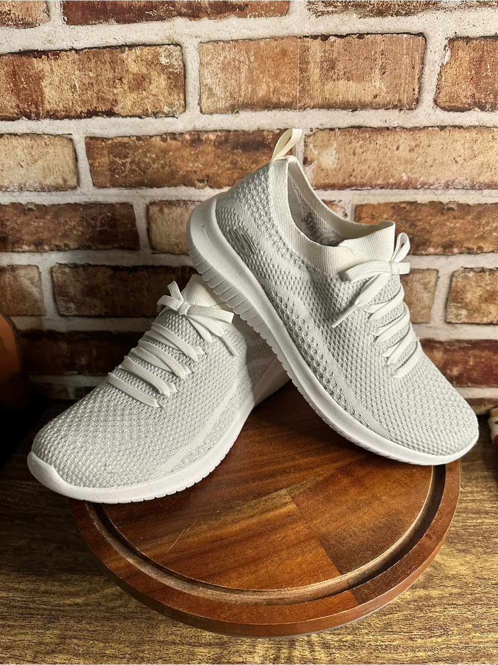 Sketchers Ultra Flex White Slip On Sneakers Size 8.5